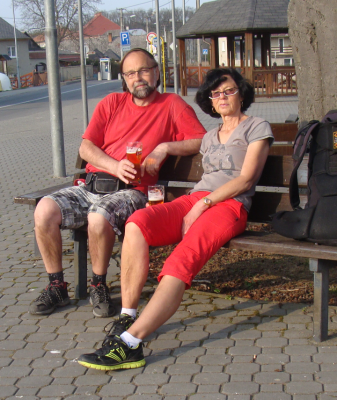 V únoru dostal kardiostimulátor, v dubnové výzvě ušel 40 kilometrů denně. “Byl jsem zvyklý chodit,” vysvětluje senior, jak se dostal rychle do formy