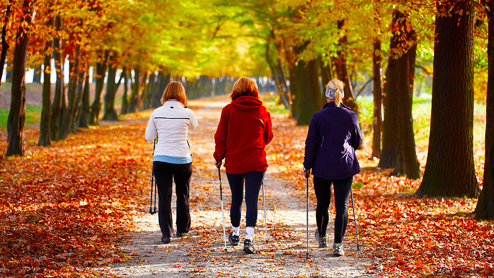 Nordic Walking ženy na procházce